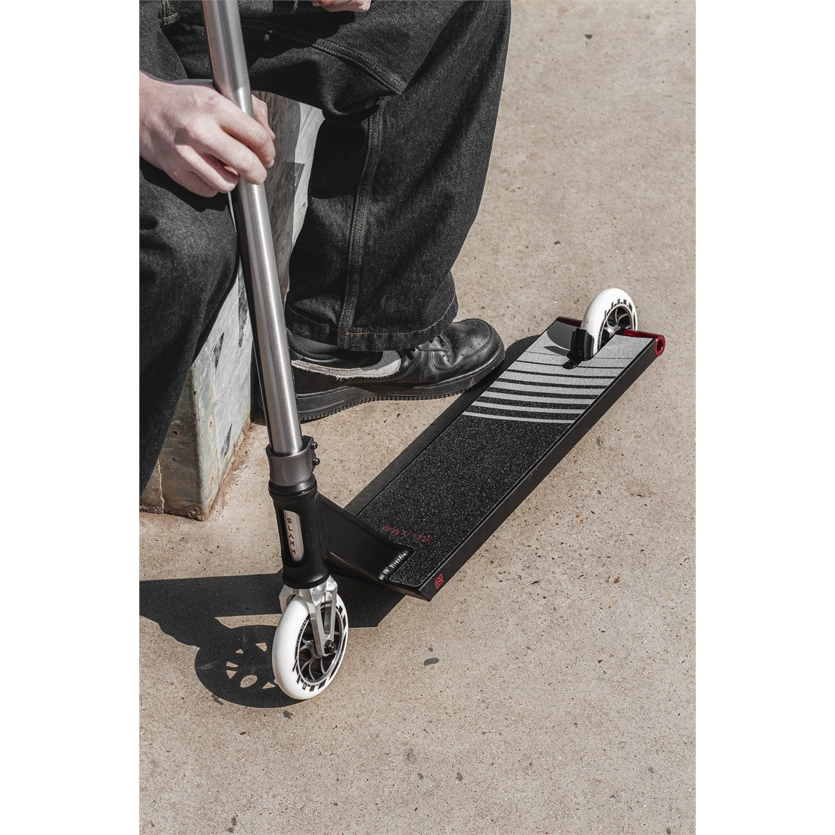 Slamm Strobe Pro Scooter - Black/Silver